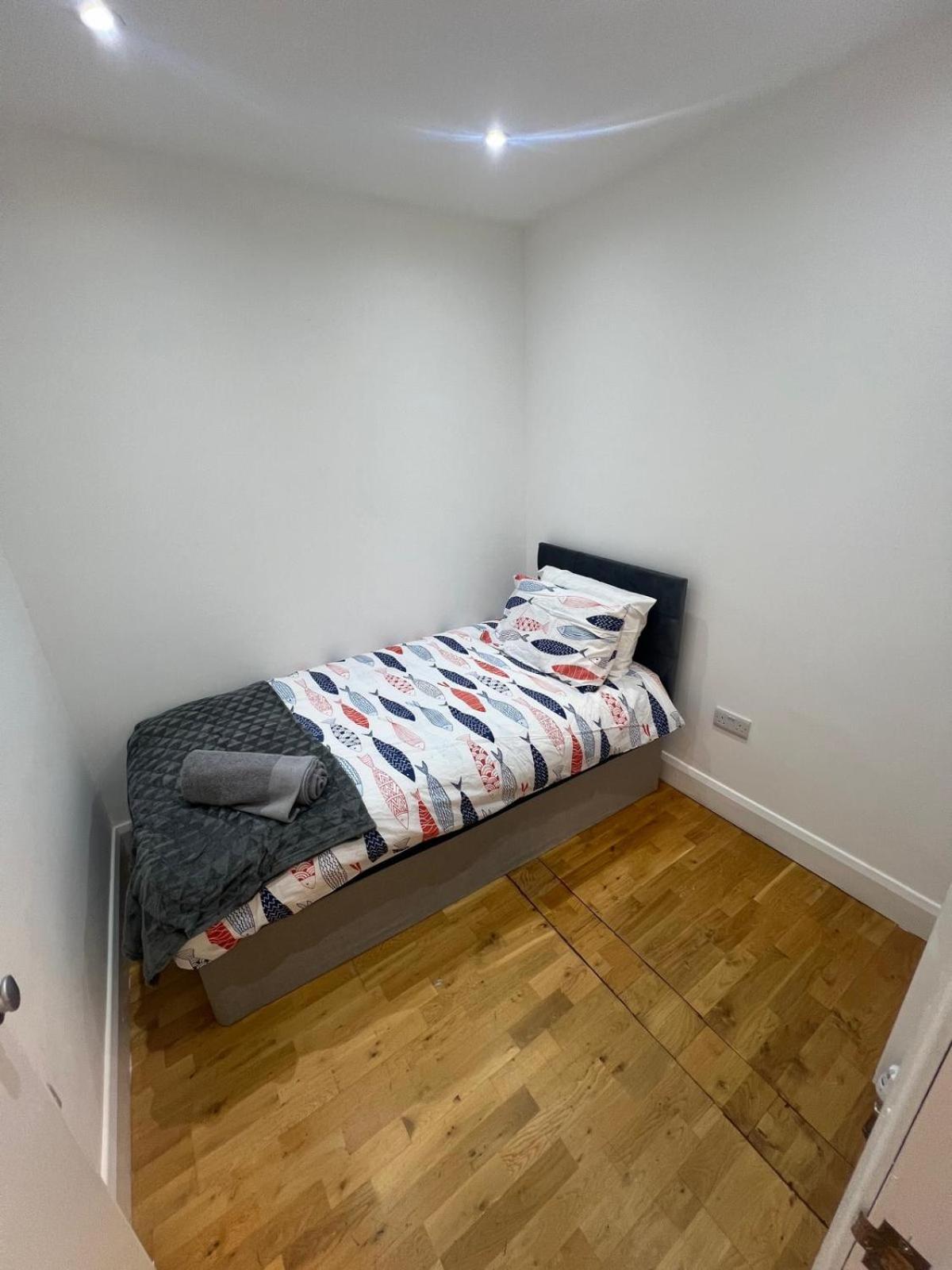 Good Priced Single Rooms In Northolt Eksteriør bilde