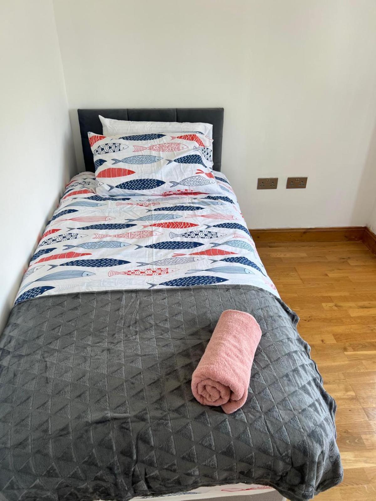 Good Priced Single Rooms In Northolt Eksteriør bilde