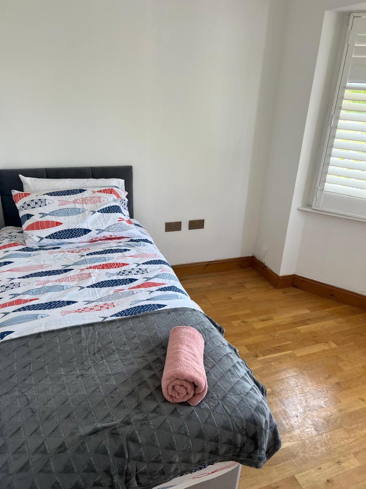 Good Priced Single Rooms In Northolt Eksteriør bilde