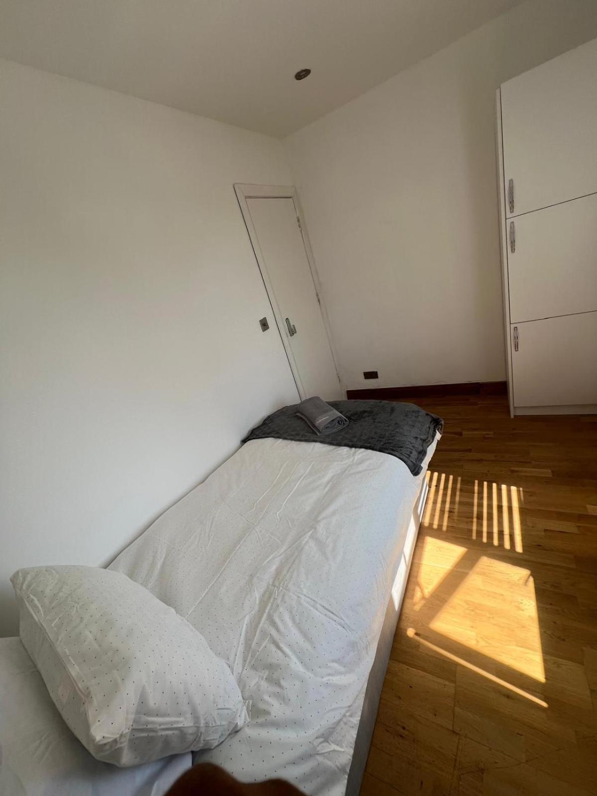Good Priced Single Rooms In Northolt Eksteriør bilde